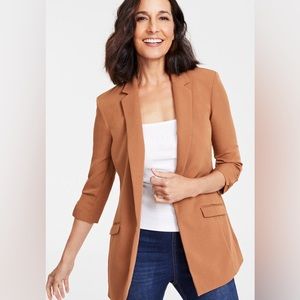 Ladies brown blazer. Large